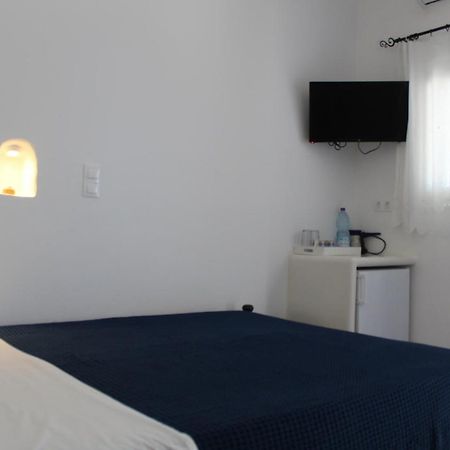 Meltemi Rooms And Studios Анафи Екстериор снимка