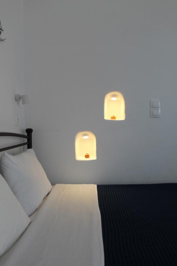 Meltemi Rooms And Studios Анафи Екстериор снимка