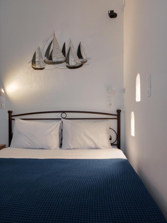 Meltemi Rooms And Studios Анафи Екстериор снимка