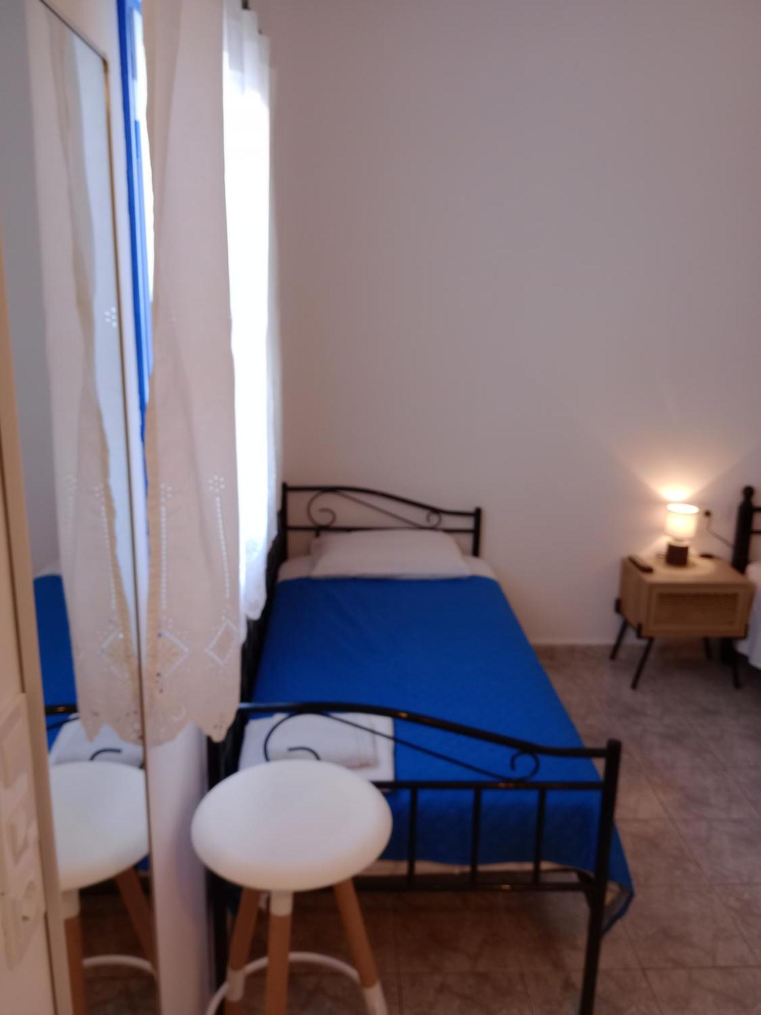 Meltemi Rooms And Studios Анафи Екстериор снимка