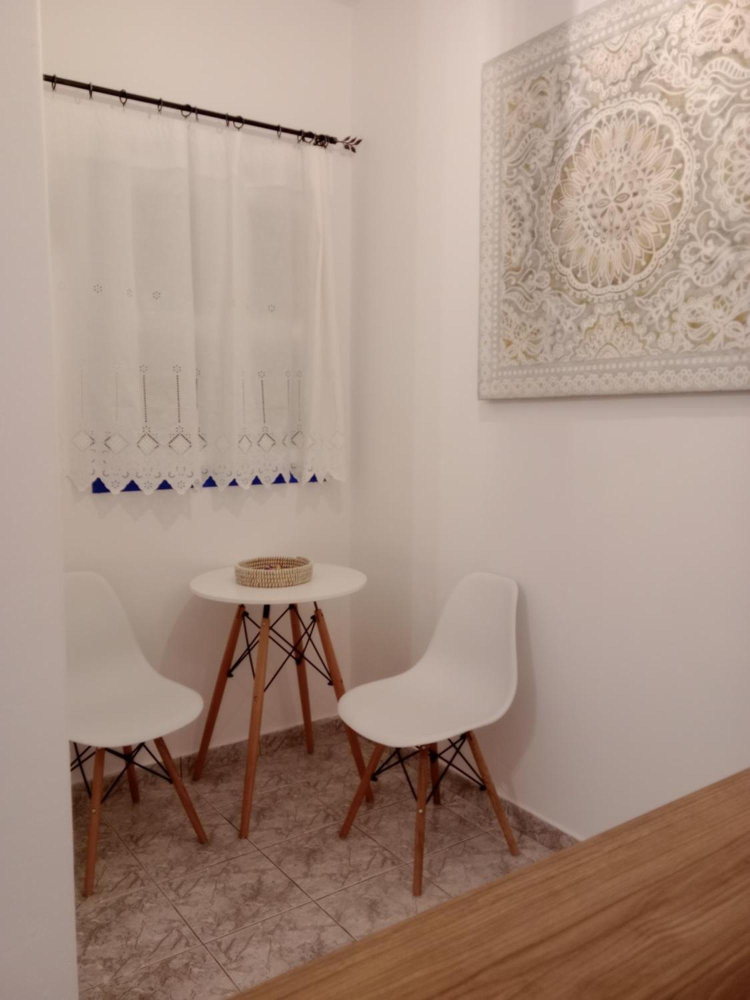 Meltemi Rooms And Studios Анафи Екстериор снимка